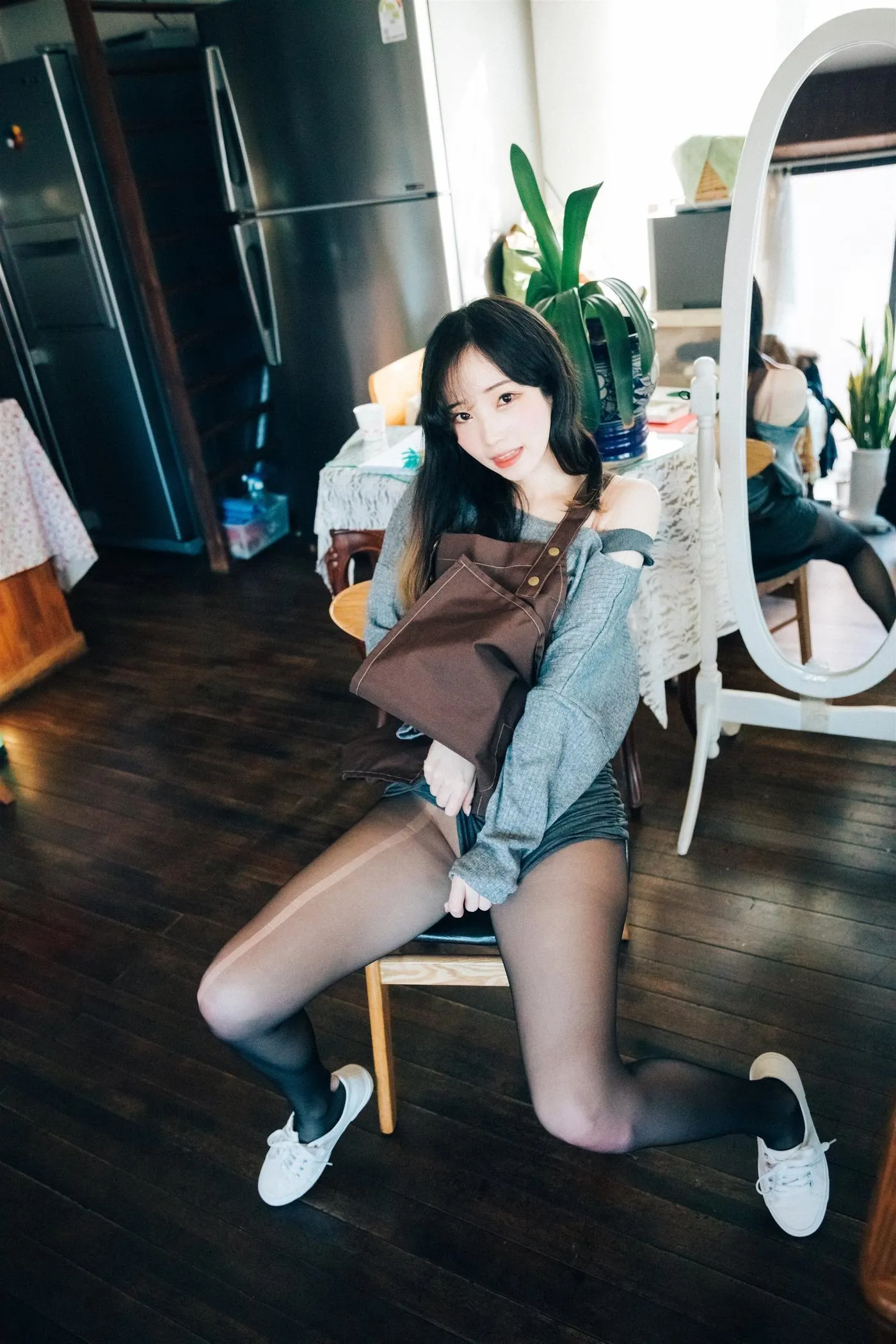 Bambi밤비 – NO.88 [Loozy] Cafe Alba [79P]插图2